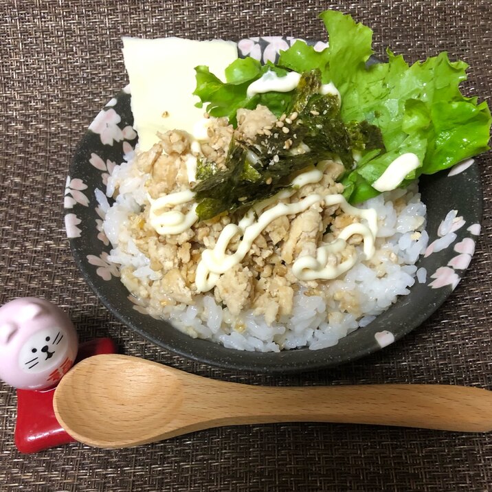 鶏ひき肉とスライスチーズのオートミール丼　作り置き